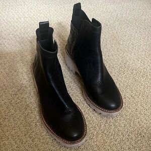 Dolce Vita size 6.5 black booties EUC